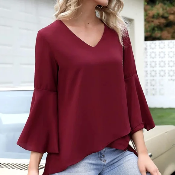 🌟 Bell sleeve burgundy blouse - Picture 2 of 6
